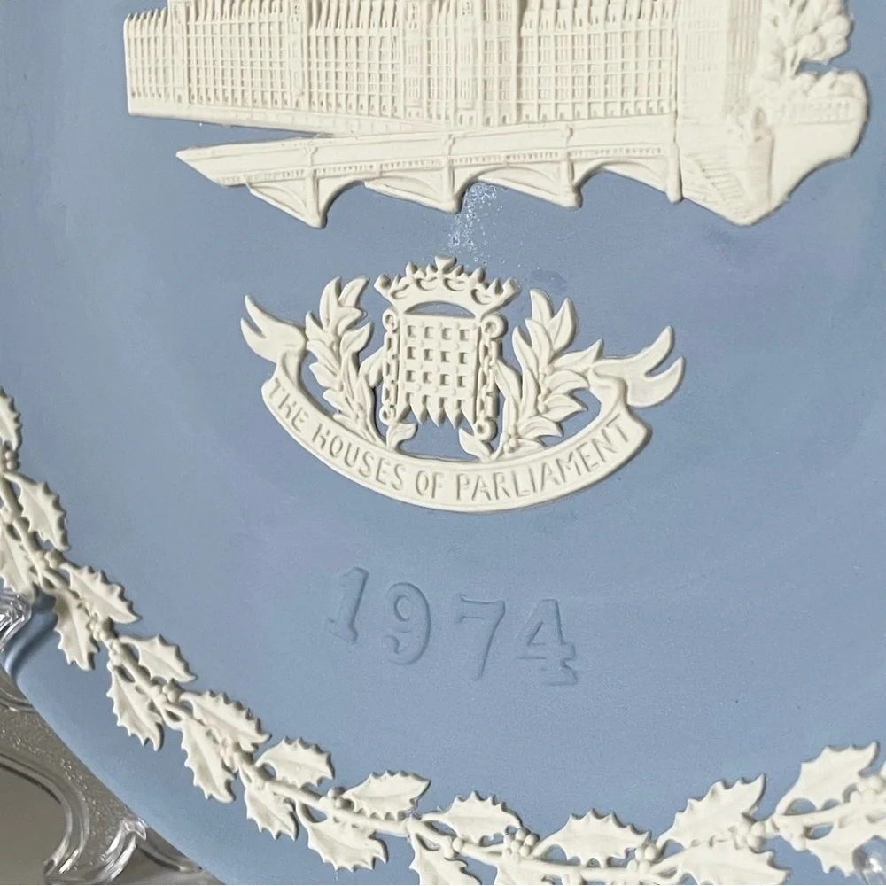 Christmas 1974 The Houses of Parliament Plate by Wedgwood